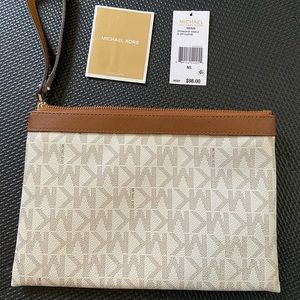 Michael Kors Kieran XL wristlet clutch in vanilla